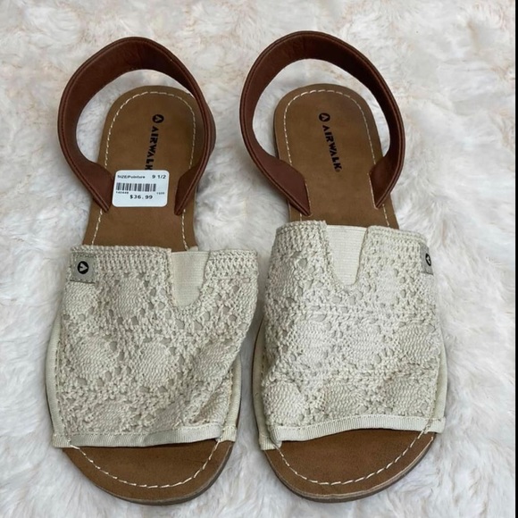 Airwalks - Picture 2 of 4